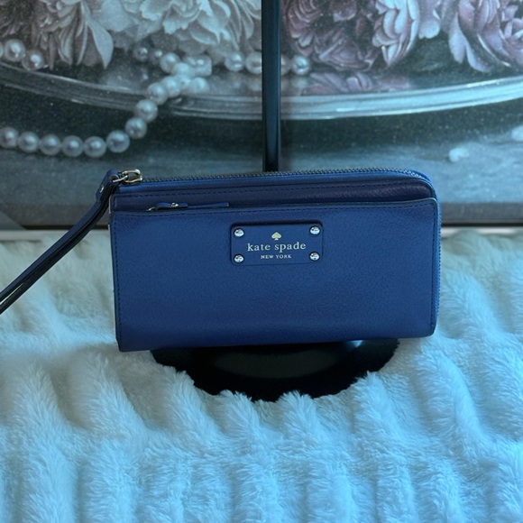 kate spade Handbags - Kate Spade Navy Wristlet Wallet